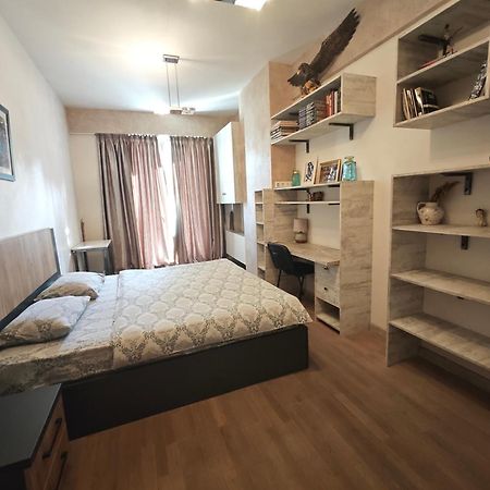 Luxury Apartment III ティビリシ エクステリア 写真
