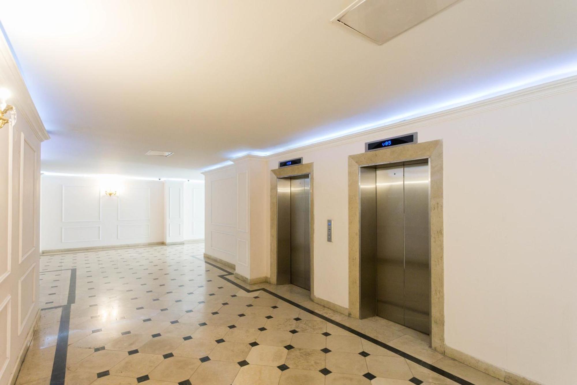Luxury Apartment III ティビリシ エクステリア 写真